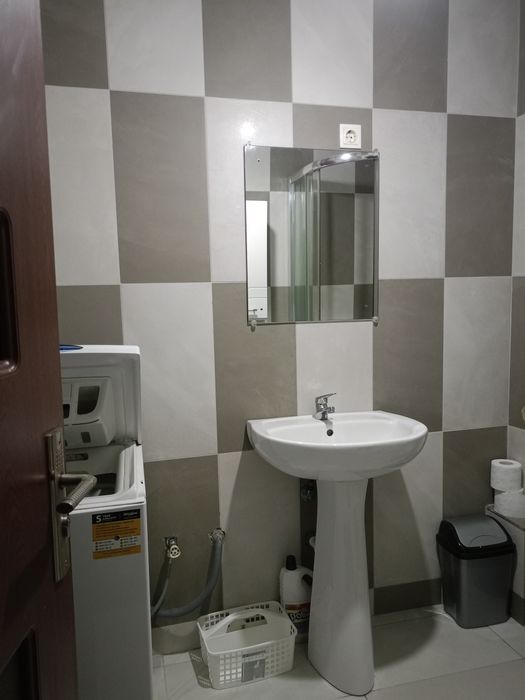 Proprietar,închiriez ap.cu 2 camere