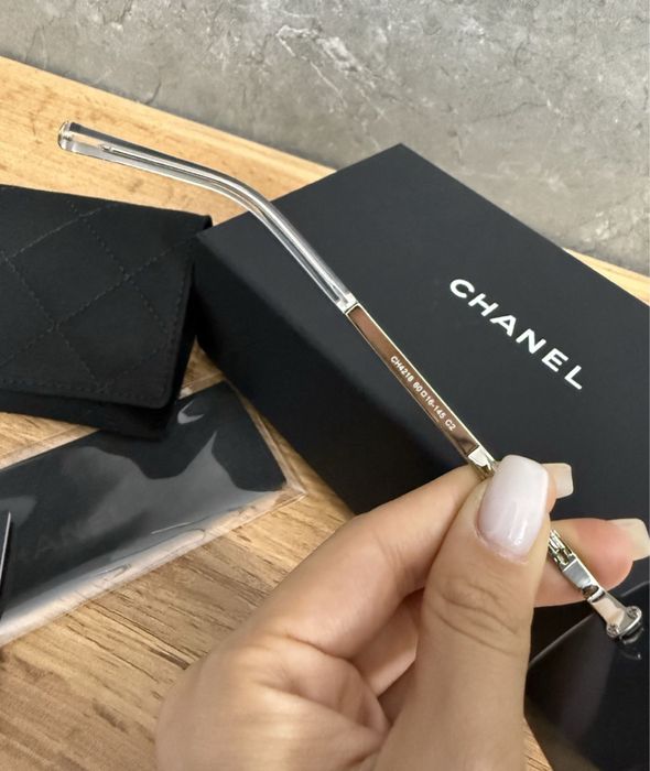 Солнцезащитные очки Chanel 2025