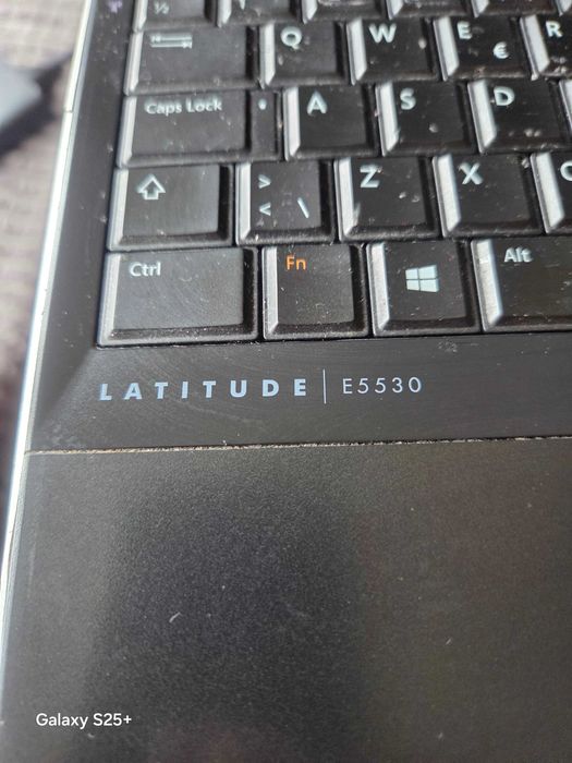 Dell Latitude E5530 512gb hard disk +128gb SSD   8gb ram