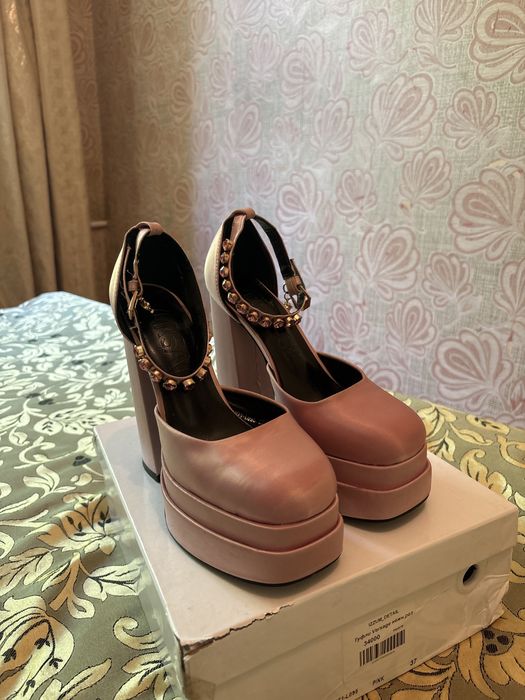 Знаменитые Туфли Versace