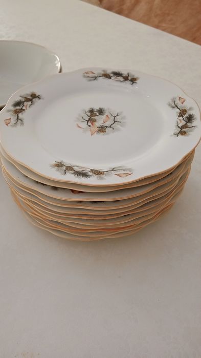 Продаю набор тарелок и много другой посуды Хрусталь