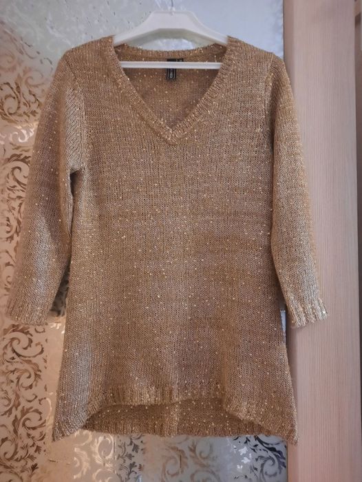 Кофточки Размер М каждая 2000 тг