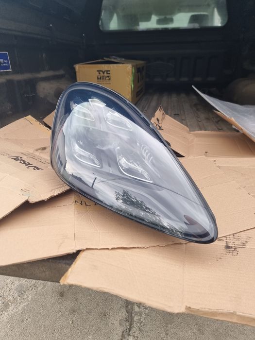 far dreapta porsche cayenne ful led matrix 2019 -> 2023 cod 9Y0941036J