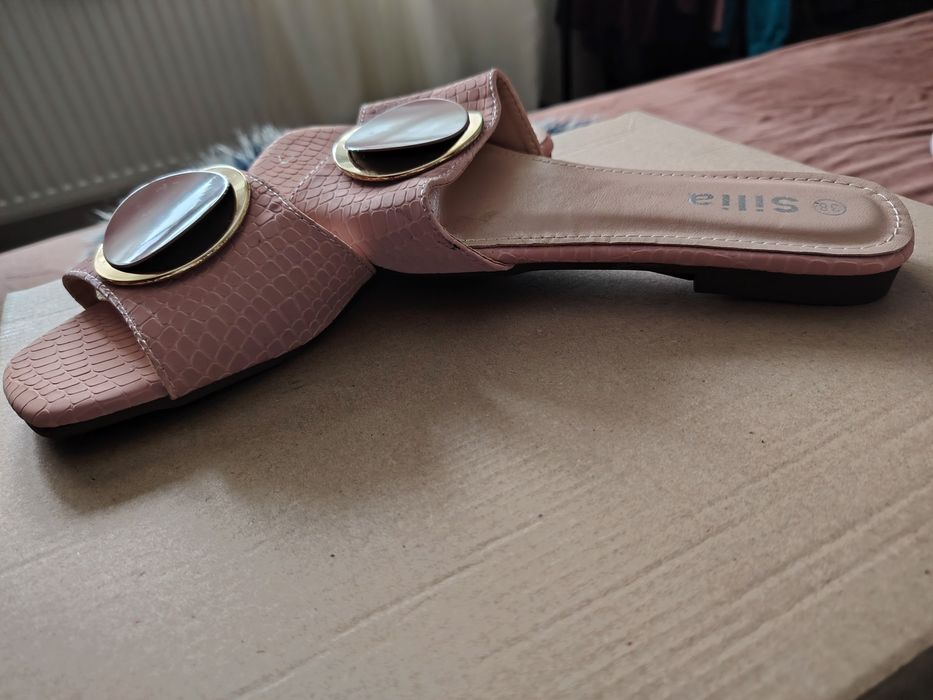 Papuci roz-pudrat superbi