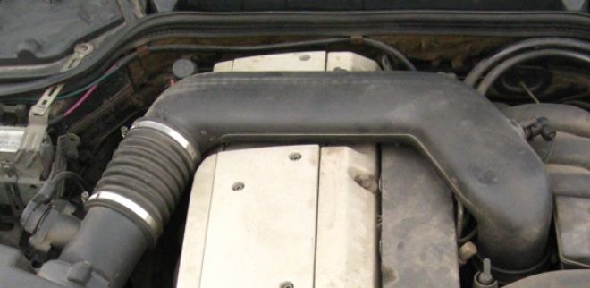 Продам наружние уплотнители стекол дверей 124 мерседес