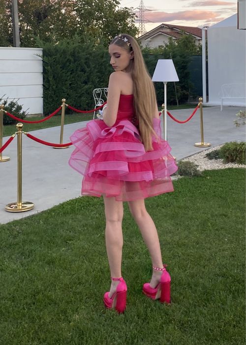 Rochie de ocazie croită manual, roz fuchsia, purtată o singură dată