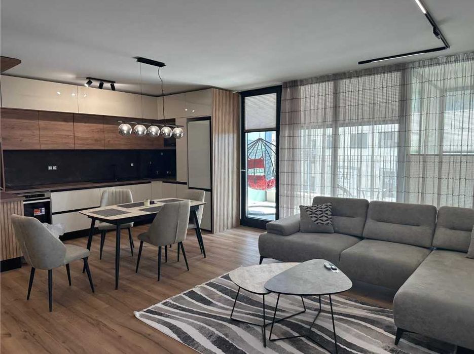 Дава се под наем Тристаен апартамент в Варна, Спортна зала - 141 кв.м за 1346.4 € - Снимка #1