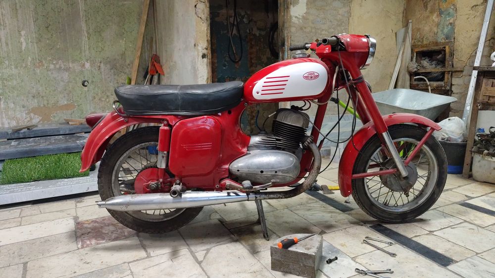 Продам мотоцикл Ява 360