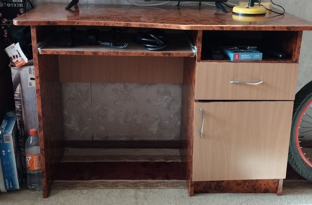Отдам бесплатно  стол