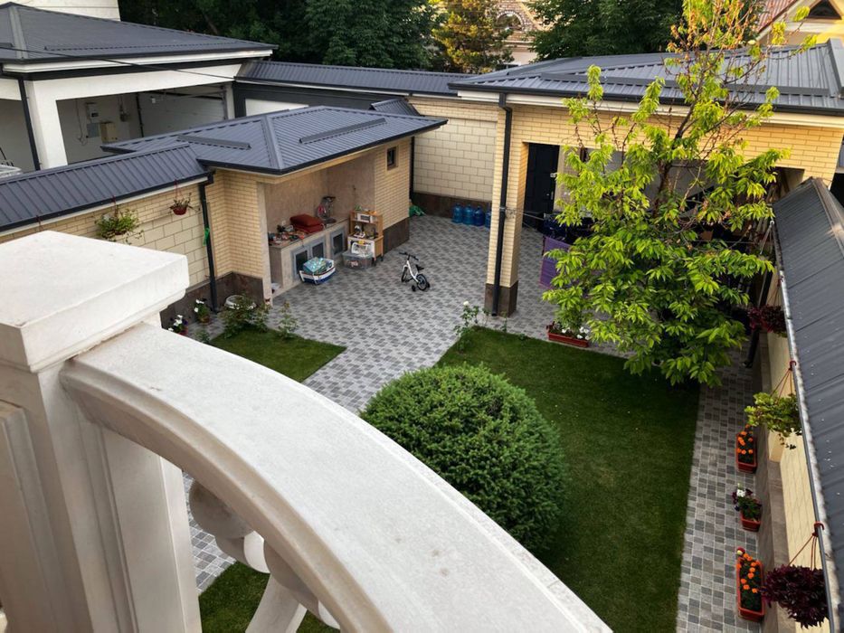 Дом Айзербарджанский центр 5-комнат 2-этажный со всеми удобствами