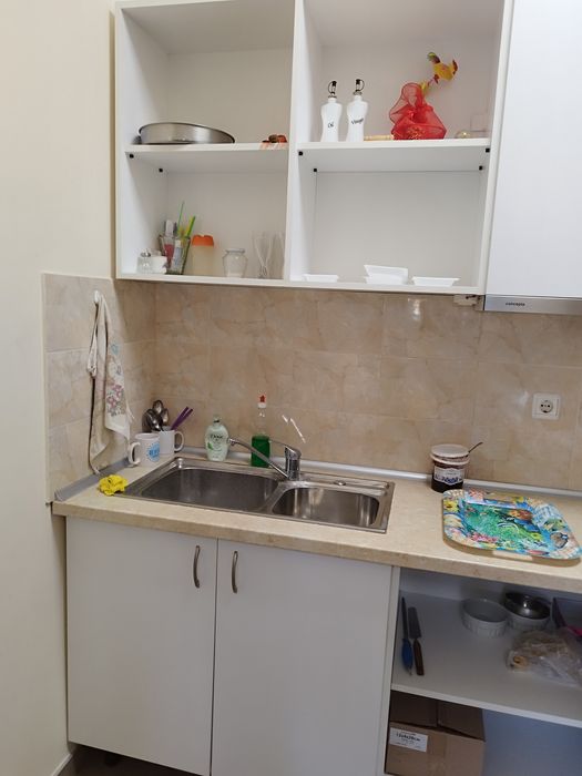 Отдава се под наем помещение гр. А-д /подходящо за магазин, офис/