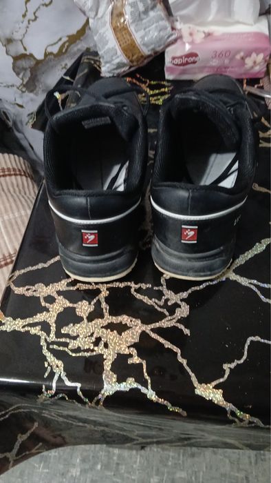 Продам кроссовки мужские б/у