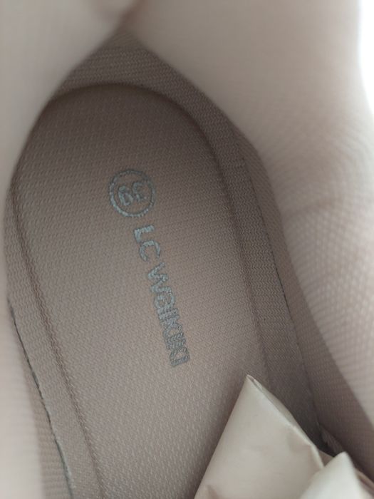 Adidasii Unisex. Am Nr 38 Si 39 Noi La Cutie Calitate Foarte Bună
