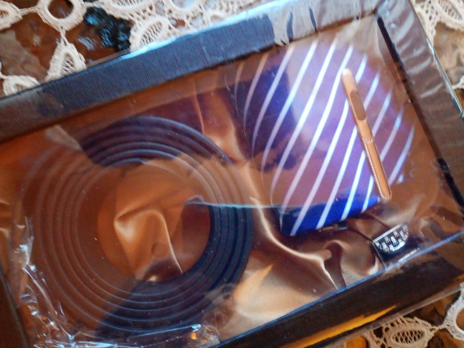 Set cadou, cravata, ac cravata, butoni, curea, NOU