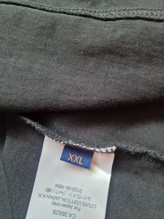 Страхотна мъжка тениска L V  размер 2XL / XL, нова без етикет