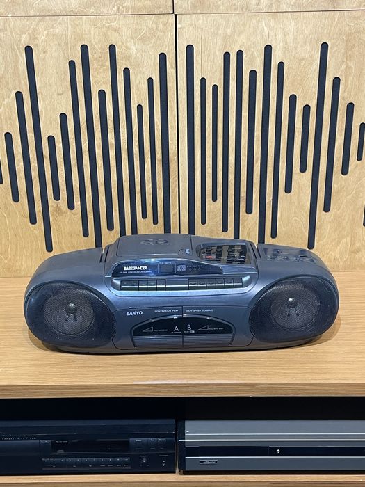 Radio casetofon cu cd boombox sanyo servisat functional
