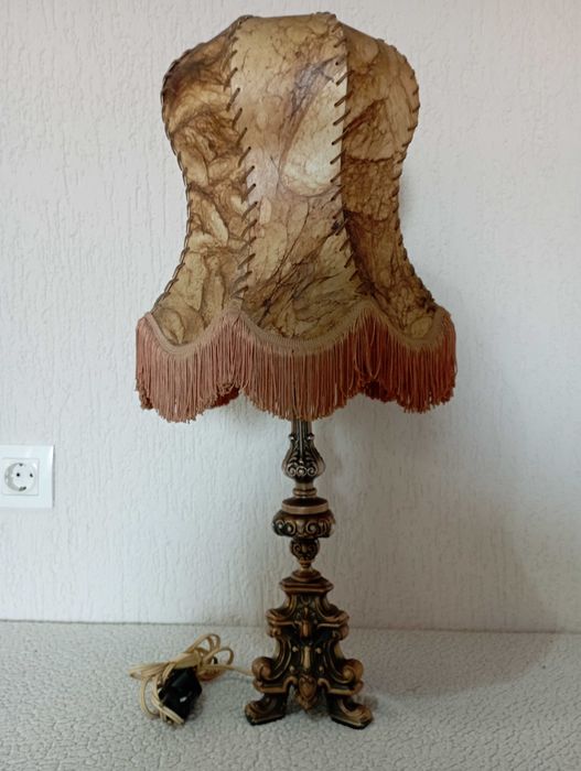 Красиви старинни лампи с абажури - лампа