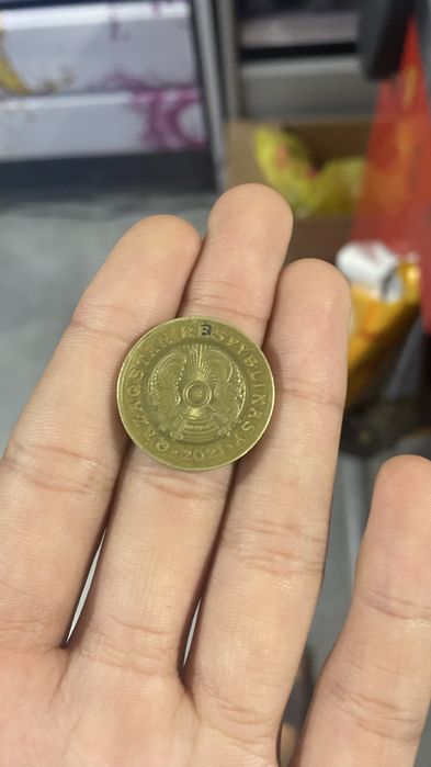 это редкий 100 тенге