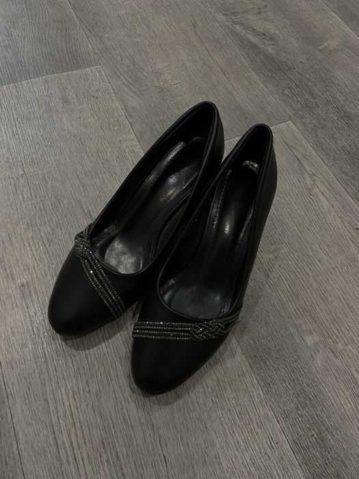 Продам красивые туфельки