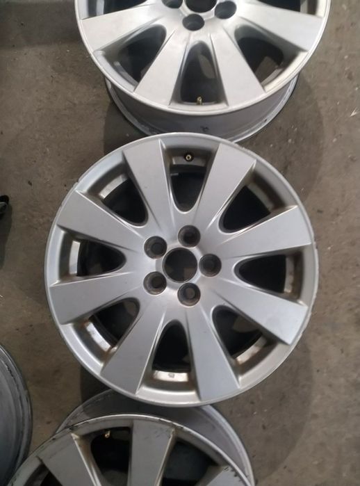 Продавам джанти за Тойота