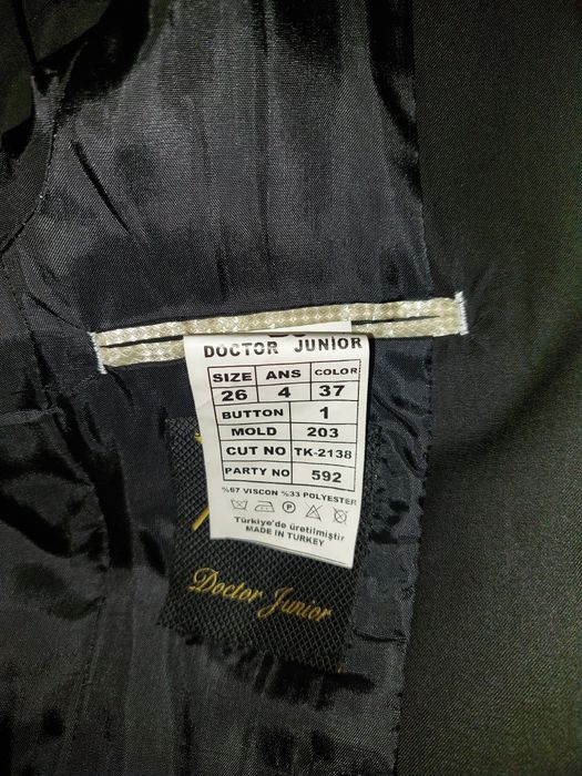 Vând costum elegant baieti