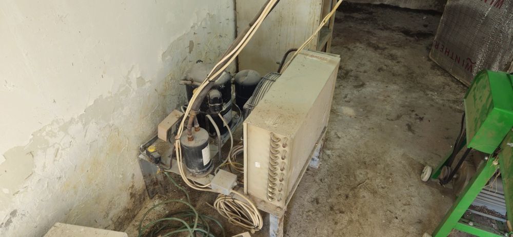 Холодильник Karier в хорошем состоянии