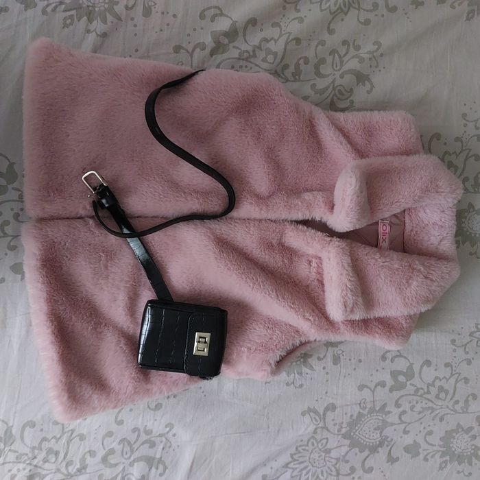 Vestuta fetita mărimea 110