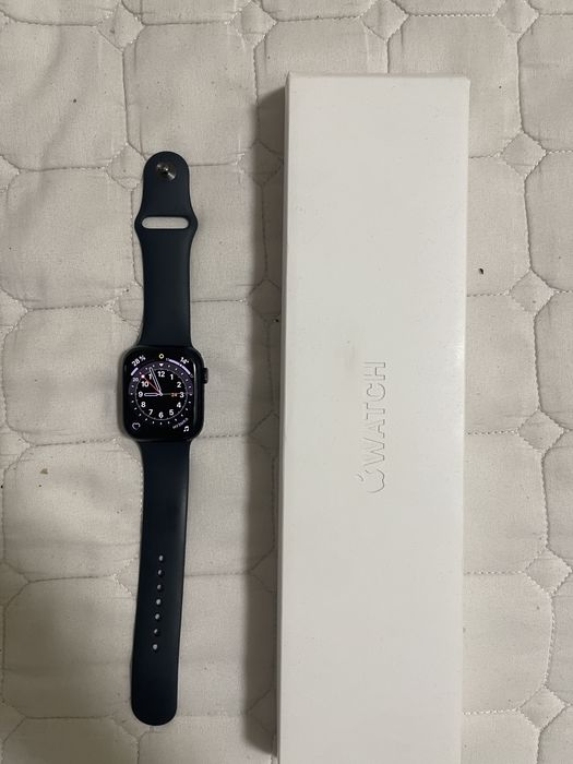 Apple Watch Series 8 (GPS + Cellular)