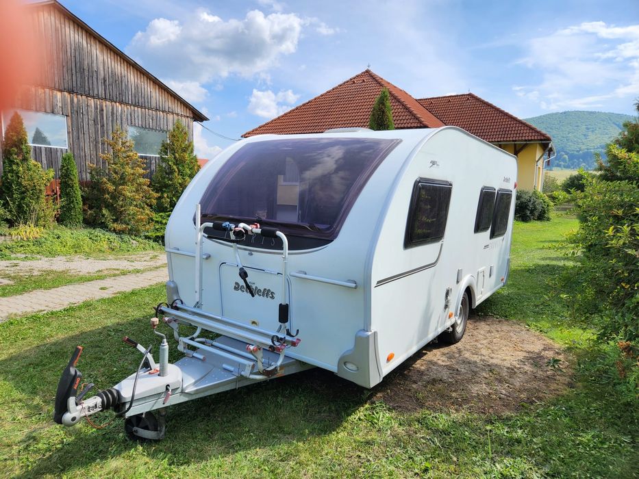 Rulotă Dethleffs Tourist RS 450 DB – 2013 – Stare excepțională – Mover, AC, Cort Dometic, Panou Solar