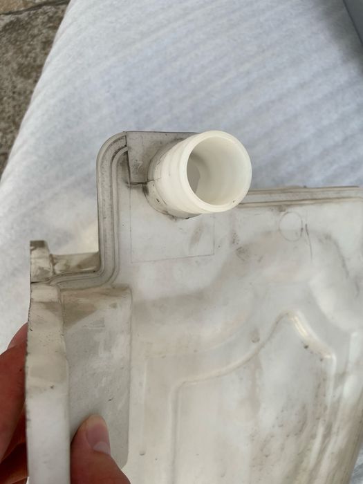 VW Golf 6 Казанче за течност