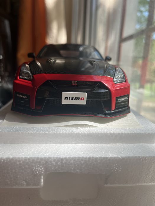 AutoArt Nissan nismo gtr R35 (1:18)
