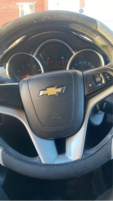 Chevrolet Cruze 1.6 мт