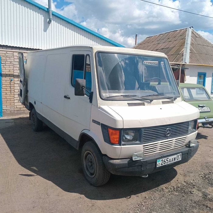 Мерседес Т1 208D в народе сапог