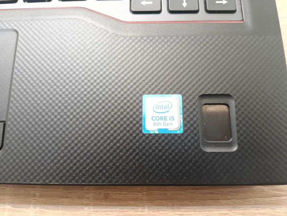 Лаптоп Fujitsu Lifebook E548 с 20GB RAM (без забележки)