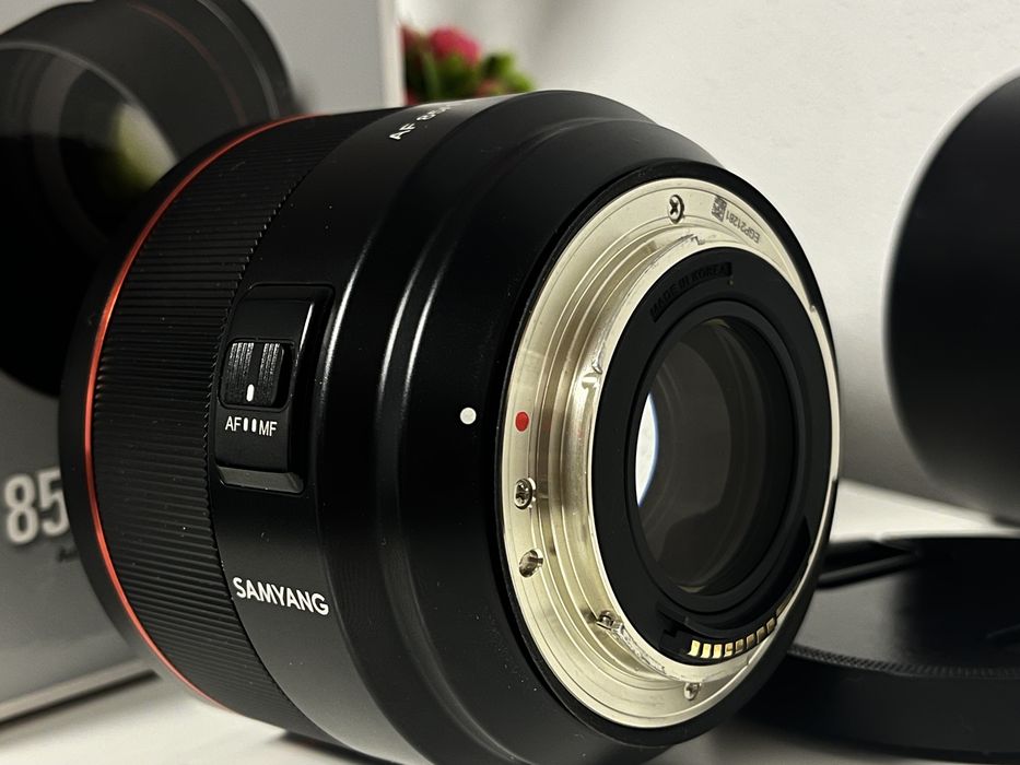 Samyang 85mmf1.4 cu AF. Canon EF