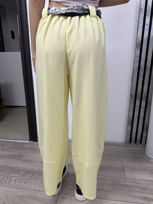 Pantaloni largi lejeri