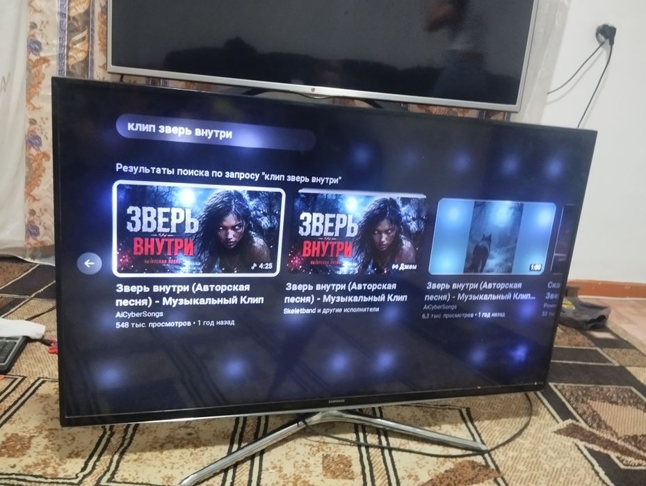 Продам Три  Смарт  телевизора  109 см