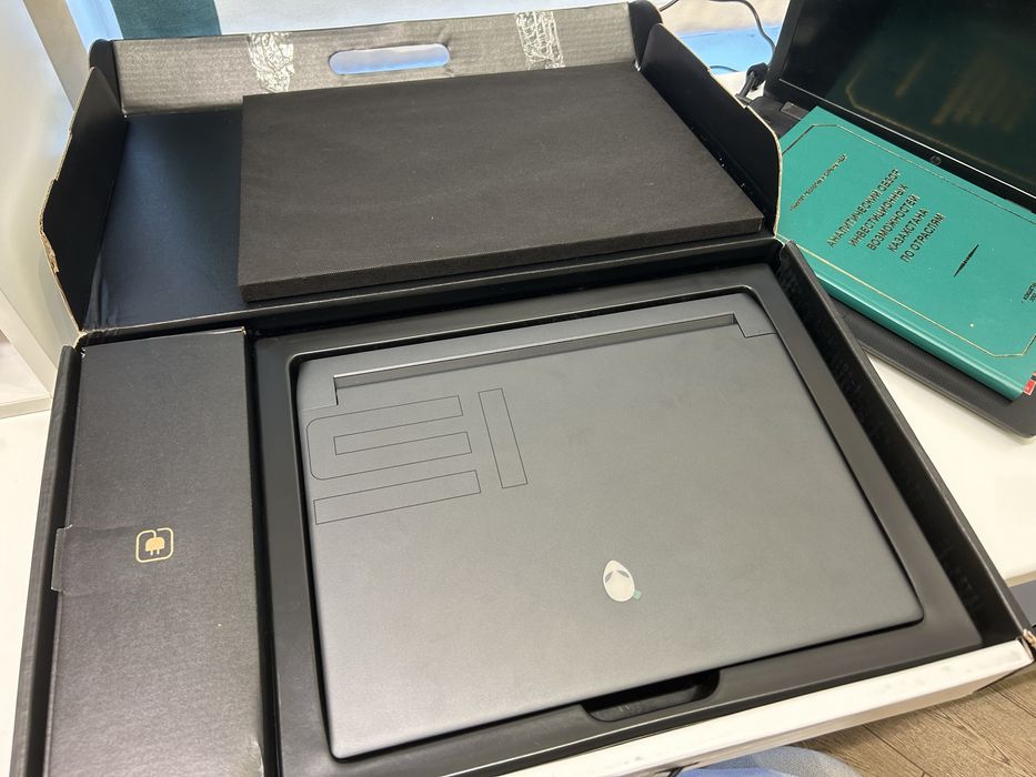 Ноутбук Dell Alienware m15 R7 Nvidia RTX3070 Ti