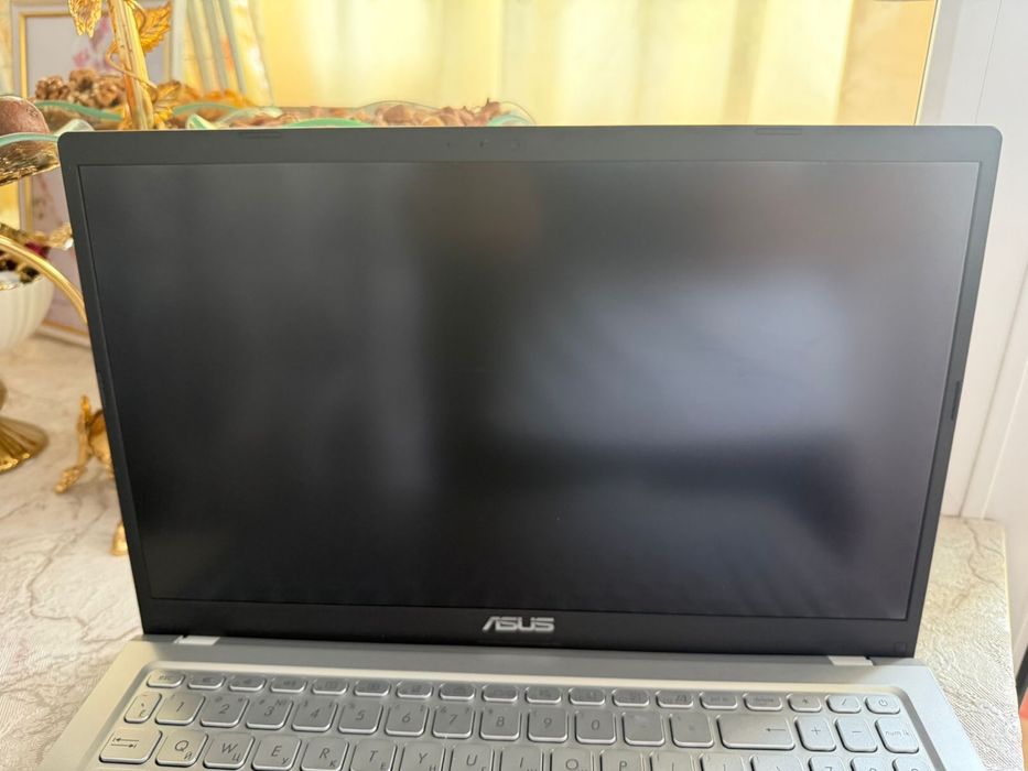 Ноутбук ASUS.
