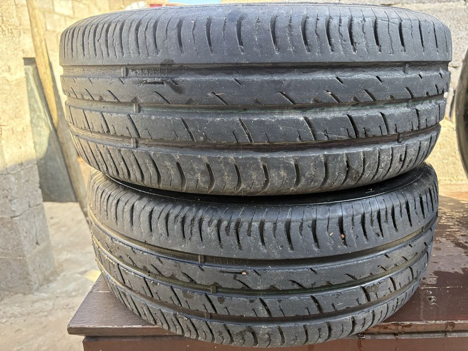 Продам 2 шины Viatti и 1 шипованную
