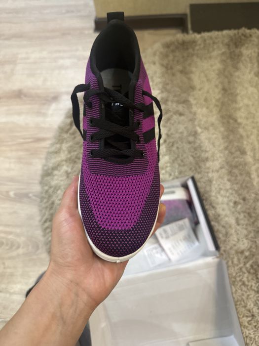 Продаю кросовки новые