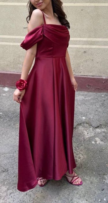 Продаётся вечернее платье