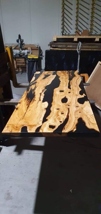 Плотове и маси от масив и епоксидна смола