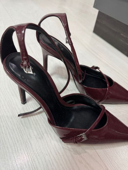 Бордо токчета Zara