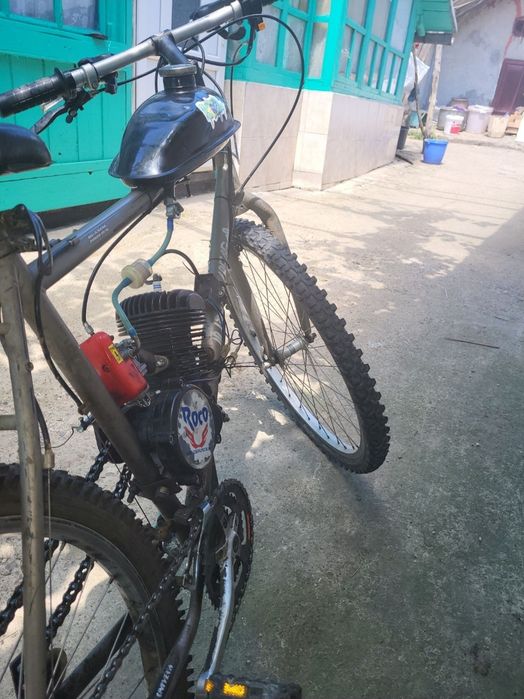 Vând bicicleta 100cc 2timpi