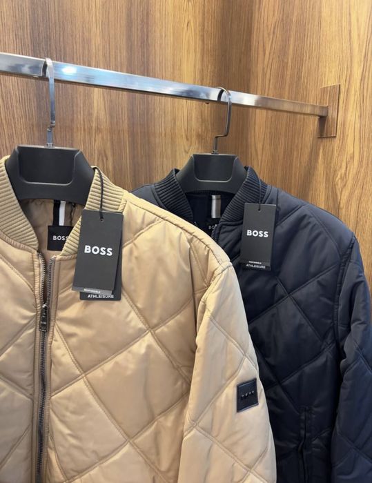 Мъжко яке в черно и бежаво