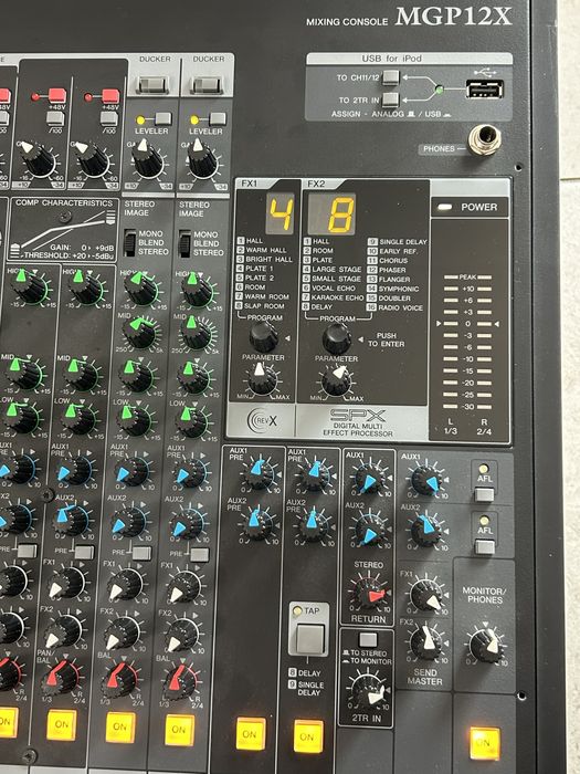 Mixer Yamaha MGP12X