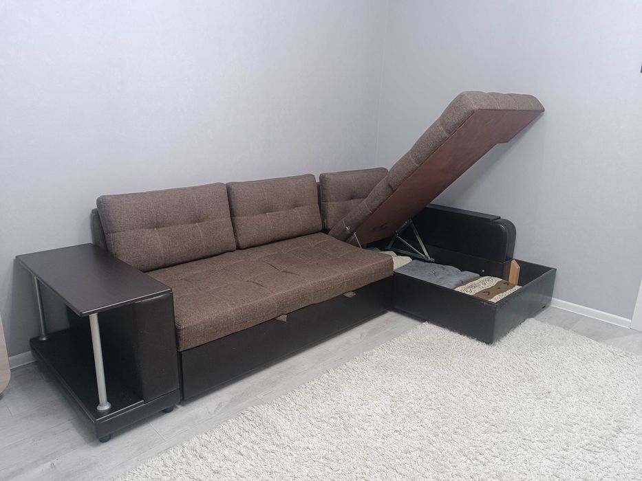 Продам диван угловой