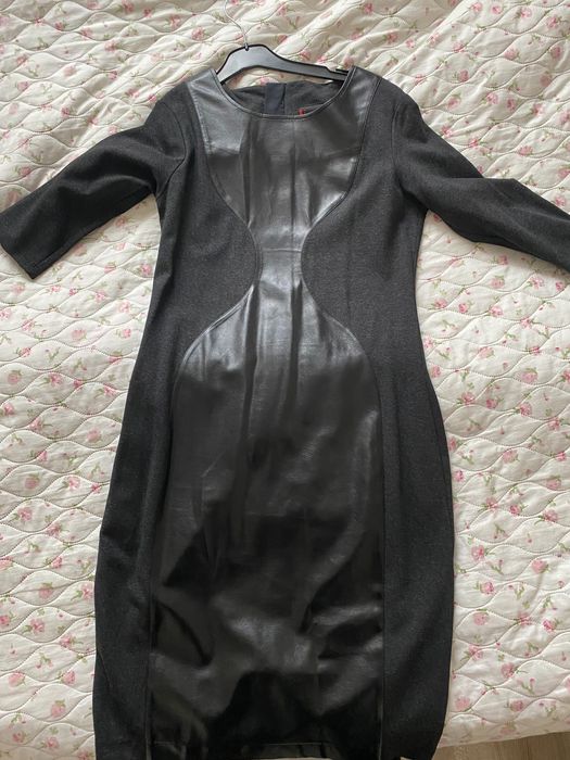 Рокля с кожен детайл L-XL