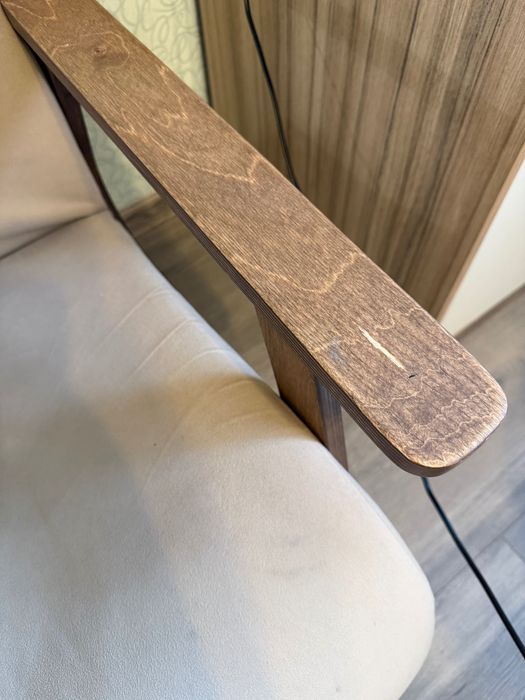 Кресло коричневое в стиле винтаж